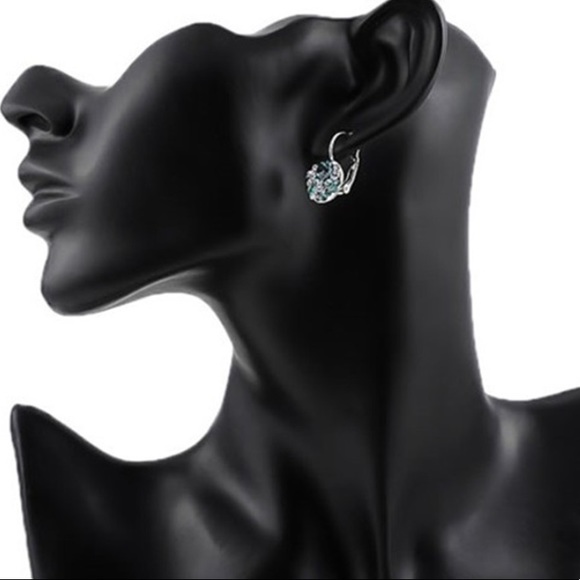 Blue Crystal Earrings New - Picture 4 of 4